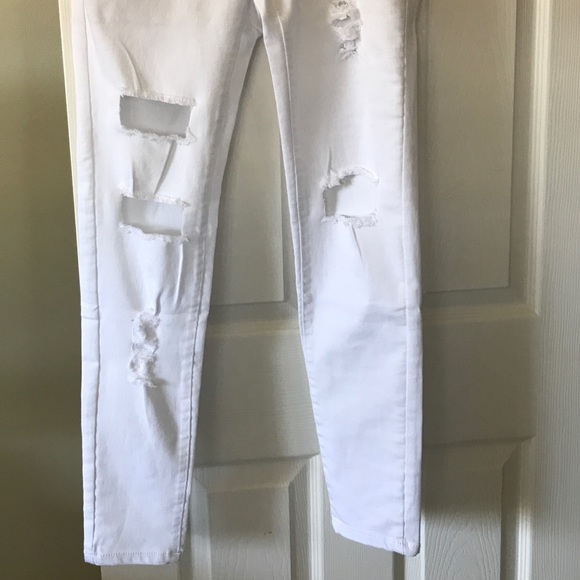 Distressed “Better Butt” White Ankle Skinny Jeans - Picture 6 of 7